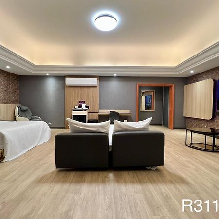 Holiday Motel Ταϊνάν Εξωτερικό φωτογραφία