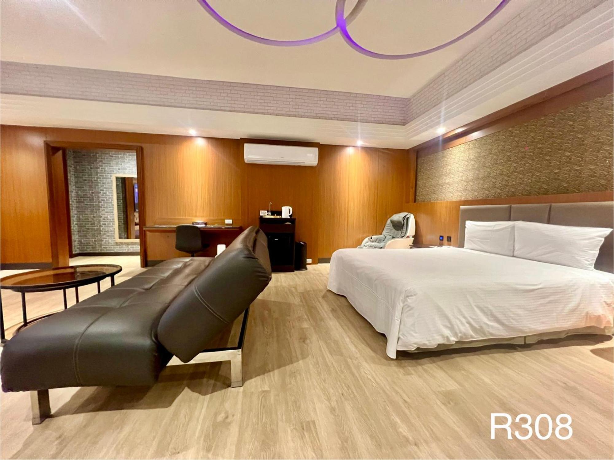 Holiday Motel Ταϊνάν Εξωτερικό φωτογραφία
